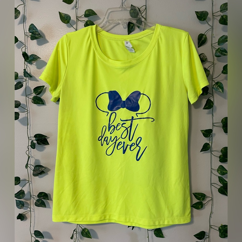 Disney dri-fit graphic top - sz MED